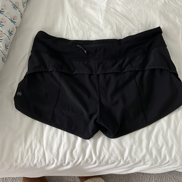 lululemon Speed Up short - Picture 2 of 3
